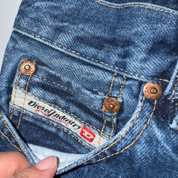 Diesel Industry Denim Division Jean Shorts, Diesel Only the Brave, size 27 - Picture 2 of 12